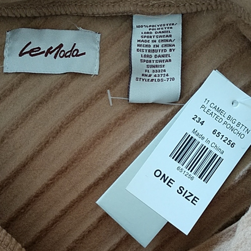 NEW Cape Drape Fleece Poncho Collar Buttons Pleated Tan Elegant Le Moda One Size - Picture 9 of 9